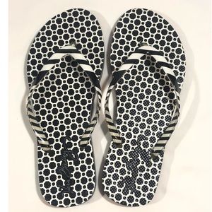 Vera Bradley Midnight Geometric Flip Flops 7/8